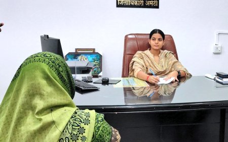 जिलाधिकारी ने जनसुनवाई के दौरान सुनी जनसमस्याएं