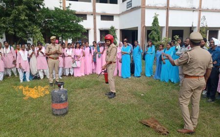 जनपद के विभिन्न विद्यालयों में अग्नि सुरक्षा जन-जागरूकता प्रशिक्षण अभियान का किया गया आयोजन