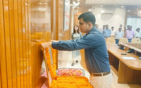 एकता का संदेश देशवासियों के बीच भी फैलायें - प्रफुल्ल कुमार त्रिवेदी