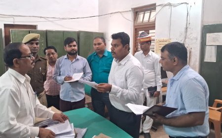 जिलाधिकारी ने तहसील नौगढ़ का किया निरीक्षण