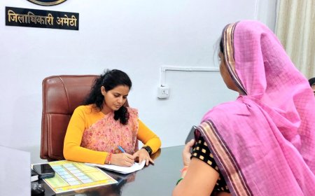 जिलाधिकारी ने जनसुनवाई के दौरान सुनी जनसमस्याएं