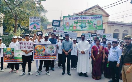 जिलाधिकारी ने पर्यावरण जागरूकता रैली को हरी झंडी दिखाकर किया रवाना