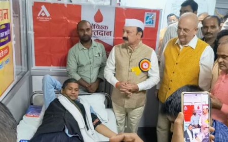 संजय गांधी अस्पताल में रक्तदान शिविर का आयोजन, सांसद ने रक्तदाताओं को किया सम्मानित