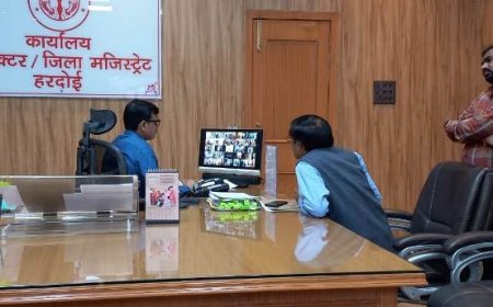 जनपद में पराली जलाने की घटनाओं को रोका जाये - जिलाधिकारी