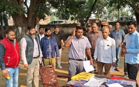 18 वर्ष करने वाले मतदाताओं का नाम मतदाता सूची में अवश्य जोड़ा जाये - जिला निर्वाचन अधिकारी