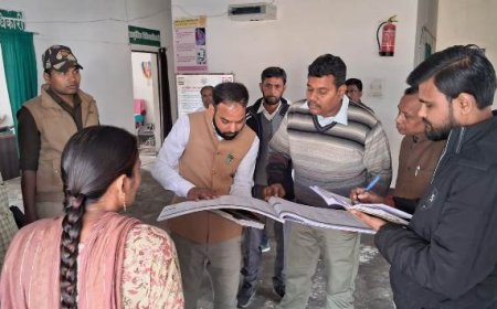 जिलाधिकारी ने प्राथमिक स्वास्थ्य केन्द्र शिवपति नगर का किया निरीक्षण