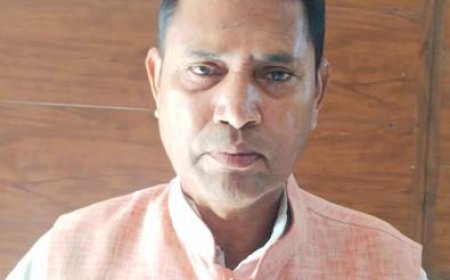 उतरौला डाकघर में रेलवे टिकट रिजर्वेशन काउंटर की सुविधा बहाल करने की मांग