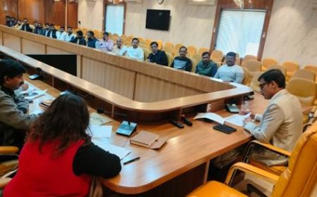 समय से कराया जाये धान का उठान - जिलाधिकारी