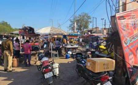 अतिक्रमण से जूझता कस्बा, यातायात और राहगीरों की सुरक्षा पर संकट