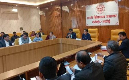 मण्डलायुक्त ने की जनपद की जन सुनवाई प्रणाली की सराहना