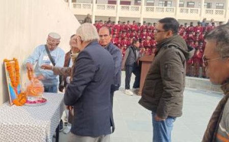 अटल आवासीय विद्यालय टमकौली में डीडीओ ने काकोरी ट्रेन एक्शन के शहीदों को दी श्रद्धांजलि
