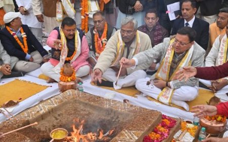 सीएम धामी अमरहुतात्मा स्वामी श्रद्धानन्द जी महाराज के 99वें बलिदान दिवस पर आयोजित राष्ट्रभक्त महायज्ञ में हुए शामिल