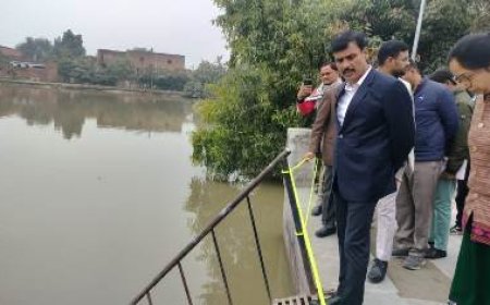 जिलाधिकारी ने बेलाताली तालाब का किया निरीक्षण