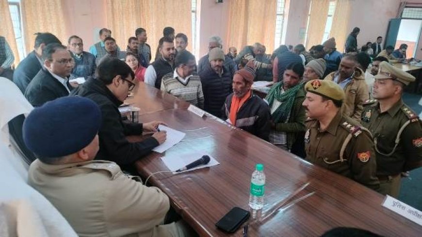 तहसील दिवस में जिलाधिकारी व पुलिस अधीक्षक ने सुनी लोगों की समस्याएं