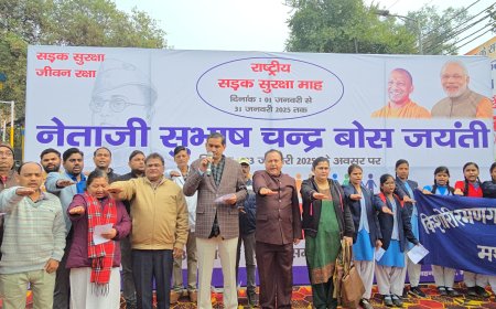 वाहन चलाते समय यातायात नियमों का करें पालन - जिलाधिकारी