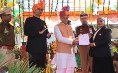 गणतंत्र दिवस पर स्पेशल डीजीसी अलका उपमन्यु किया गया सम्मानित