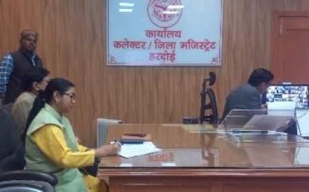 जिलाधिकारी ने की अतिक्रमण रोधी अभियान की समीक्षा