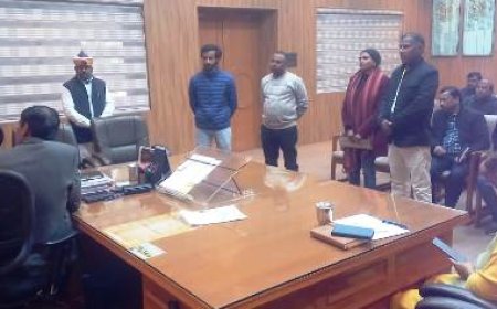 आरआरसी सेंटर निर्माण की सभी बाधाओं को तत्काल हटाया जाये  - जिलाधिकारी