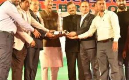 गणतंत्र दिवस परेड में उत्तर प्रदेश की झांकी ने पाया पहला स्थान