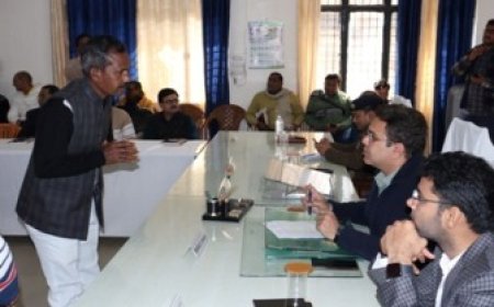 जन समस्याओं का गुणवत्तायुक्त एवं समयबद्ध निस्तारण शासन की प्राथमिकता - जिलाधिकारी