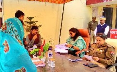 थाना समाधान दिवस पर डीएम व एसपी ने सुनी जन समस्याएं