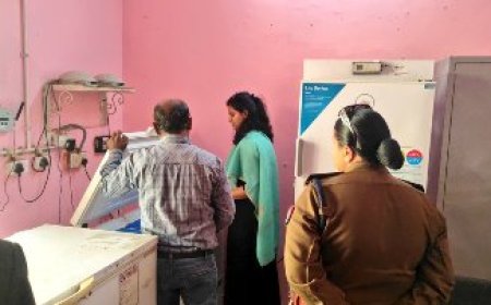 सामुदायिक स्वास्थ्य केंद्र भादर का जिलाधिकारी व पुलिस अधीक्षक ने किया आकस्मिक निरीक्षण