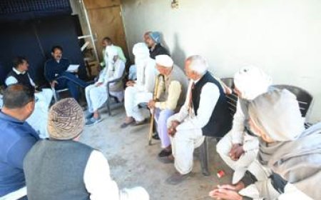 जिला पंचायत अध्यक्ष के आवास पर लगता है फरियादियों का हुजूम