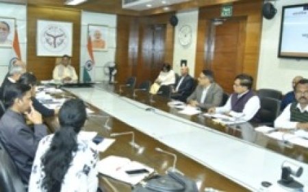 मुख्य सचिव ने की यूपी बोर्ड परीक्षा-2025 की तैयारियों की समीक्षा