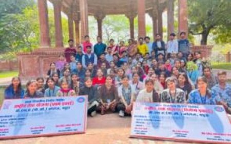 मतदाता जागरूकता व सड़क सुरक्षा रैली निकाल छात्रों ने दिया संदेश