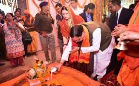 सीएम धामी ने श्री वनखंडी महादेव शिव मंदिर में की पूजा अर्चना