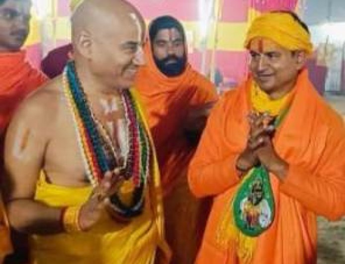 श्रीकृष्ण जन्मभूमि मुक्ति संकल्प सभा में कुंभ का दुष्प्रचार एवं योगी आदित्यनाथ का इस्तीफा मांगने पर अविमुक्तेश्वरनंद का हुआ विरोध