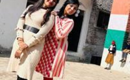 टीचर्स पढ़ाना छोड़ बनाती हैं रील