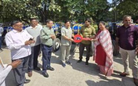 विधायक छर्रा एवं मण्डलायुक्त ने लाभार्थियों को प्रदान किए ट्रैक्टर