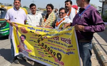 जी0के0 शर्मा ने राष्ट्रीय पुरानी पेंशन के राष्ट्रीय अध्यक्ष का अंगवस्त्र से किया सम्मान