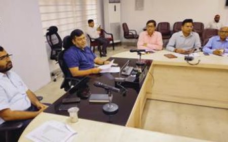 जिलाधिकारी ने की जल जीवन मिशन के तहत ’’हर घर जल’’ योजना की समीक्षा