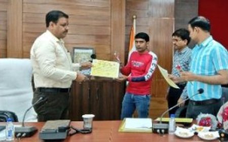 अंतर्राष्ट्रीय श्रमिक दिवस के अवसर पर श्रमिक सम्मान समारोह कार्यक्रम का किया गया आयोजन