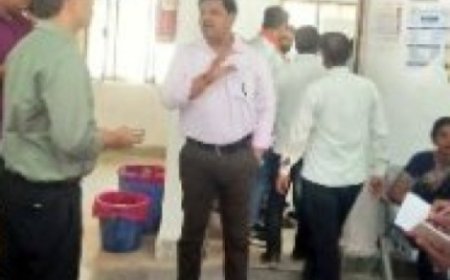 सामुदायिक स्वास्थ्य केंद्र का जिलाधिकारी ने किया आकस्मिक निरीक्षण