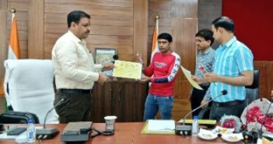 अंतर्राष्ट्रीय श्रमिक दिवस के अवसर पर श्रमिक सम्मान समारोह कार्यक्रम का किया गया आयोजन