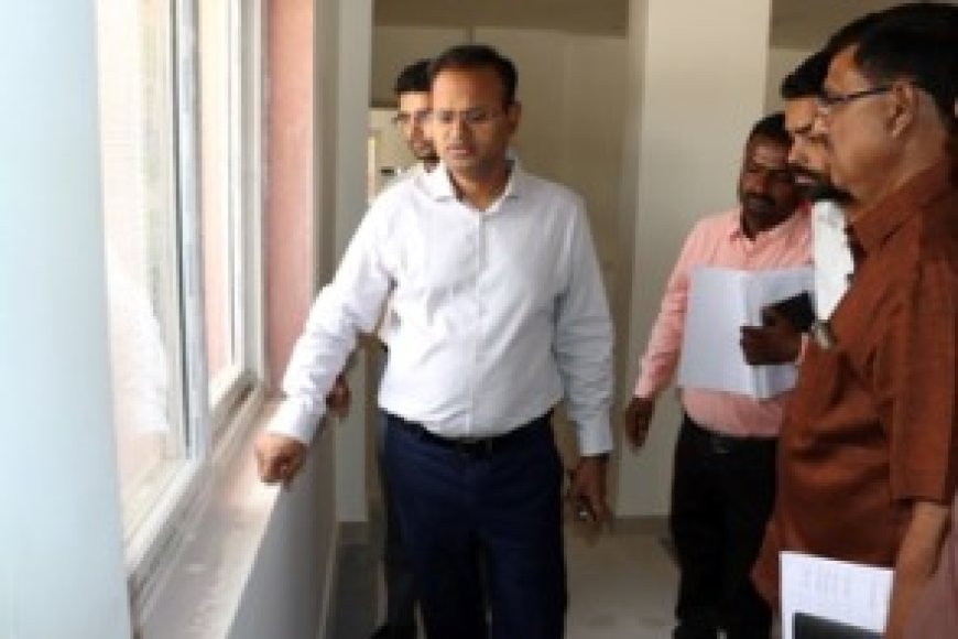 जिलाधिकारी ने निर्माणाधीन संगीत महाविद्यालय का किया स्थलीय निरीक्षण