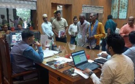 जिलाधिकारी ने जन शिकायतों का कराया त्वरित निस्तारण