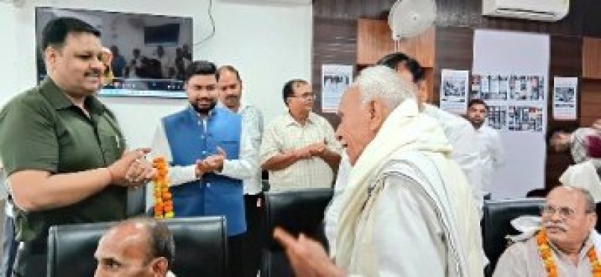 आपातकाल दिवस के अवसर पर लोकतंत्र सेनानियों व उनके आश्रितों को किया गया सम्मानित