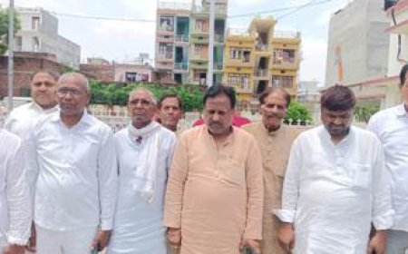 वरिष्ठ कांग्रेस नेता रवि तिवारी के निधन पर कांग्रेस कार्यालय में शोकसभा, दो मिनट का मौन