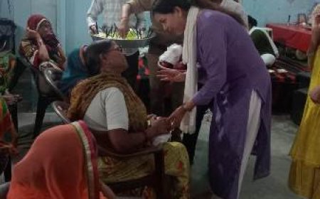 उत्तर प्रदेश राज्य महिला आयोग की सदस्य डॉ प्रियंका मौर्या ने वृद्धाश्रम वन स्टाप सेंटर का किया स्थलीय निरीक्षण