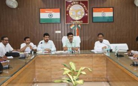 पैक्स के कम्प्यूटराईजेशन हेतु हुई जिला स्तरीय कार्यान्वयन एवं निगरानी समिति की बैठक