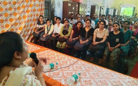 मंडलायुक्त ने सिविल सेवा अभ्यर्थियों को दिए सफलता के मंत्र