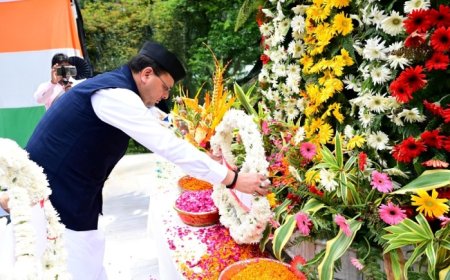 मुख्यमंत्री ने कारगिल विजय दिवस पर शहीद स्मारक पर पुष्प चक्र अर्पित कर शहीद को दी श्रद्धांजलि