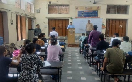 जिला समाज कल्याण अधिकारी ने अभ्युदय कोचिंग केंद्र का किया निरीक्षण