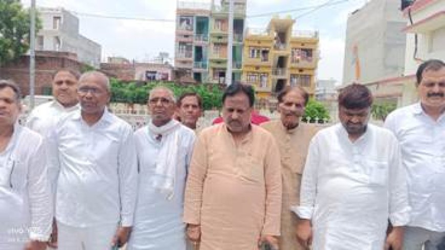 वरिष्ठ कांग्रेस नेता रवि तिवारी के निधन पर कांग्रेस कार्यालय में शोकसभा, दो मिनट का मौन