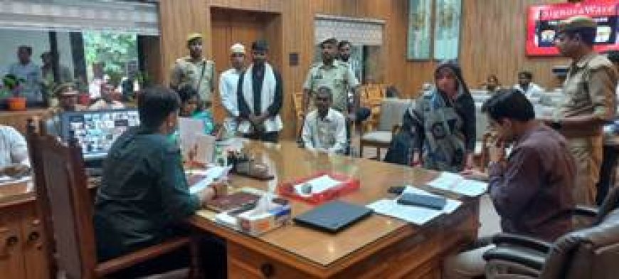 जन सुनवाई में बुजुर्गों के बने आयुष्मान कार्ड