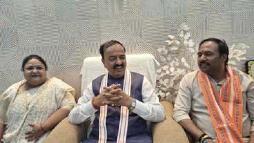 शोक संवेदना व्यक्त करने पूर्व मंत्री के घर पहुंचे उप मुख्यमंत्री केशव प्रसाद मौर्य